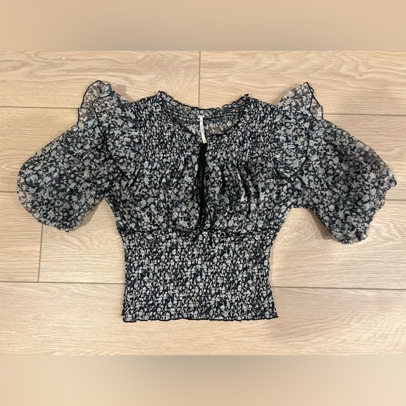 Free People Tops - Free people Beatrice smocked floral top size xs